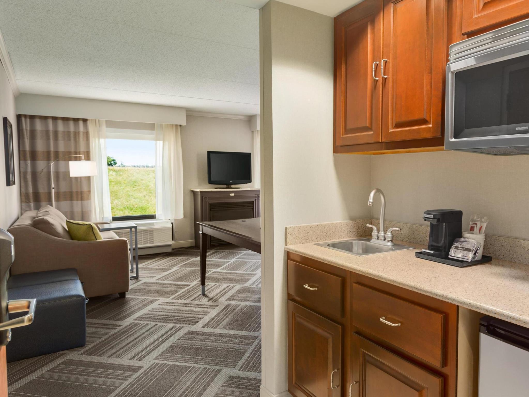 Hampton Inn & Suites By Hilton Manchester Bedford Exterior foto